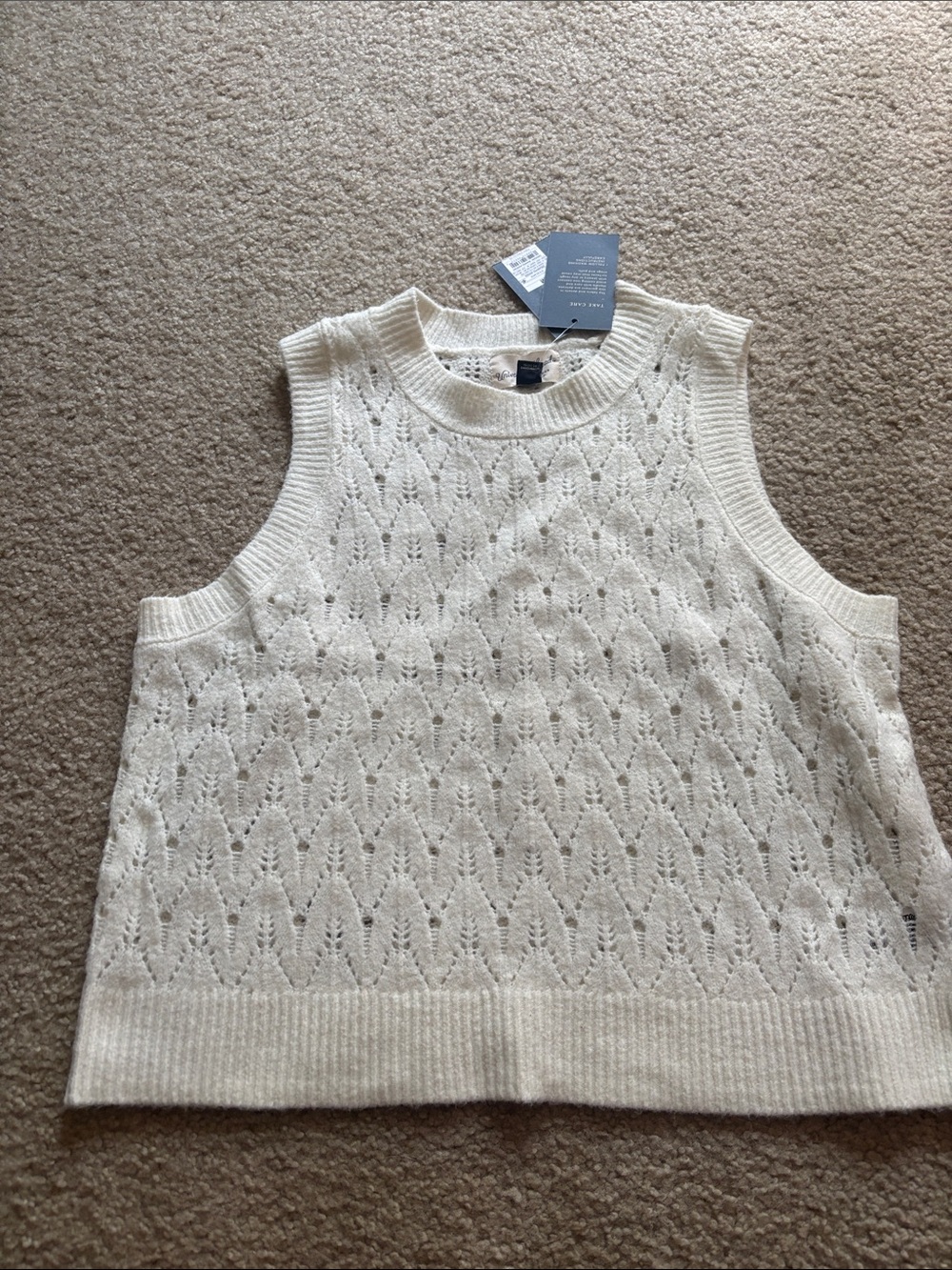 Universal Thread Cream Knit Sleeveless Sweater Vest
